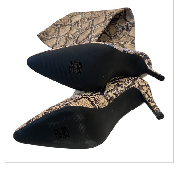 New over the knee snake print boots - Picture 2 of 3